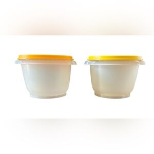 Vintage 4 piece Tupperware set-2 lids, 2 containers